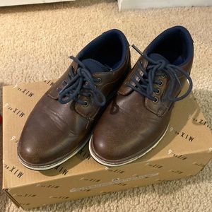 Boys dress shoes size 2